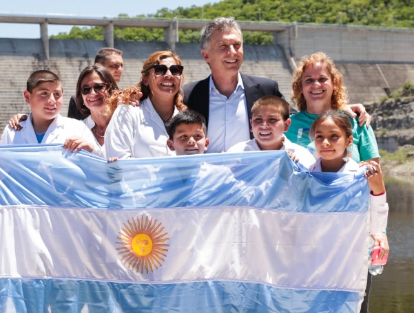 El presidente Macri recorrió las obras de un embalse que beneficiará a Catamarca y Santiago del Estero