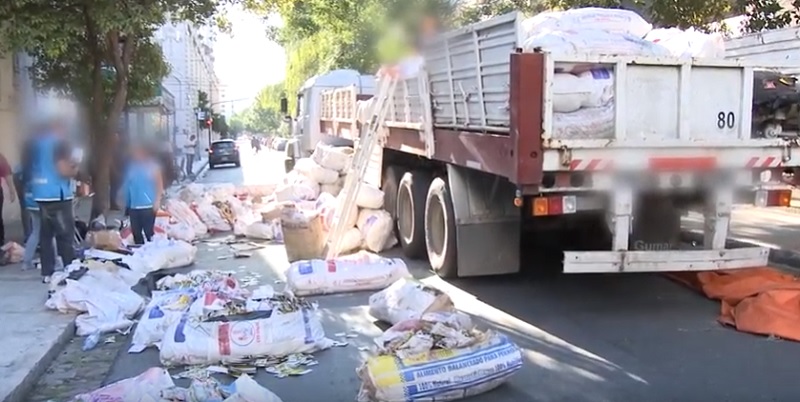 Contrabando secuestro con más de 130 bultos de mercadería ilegal