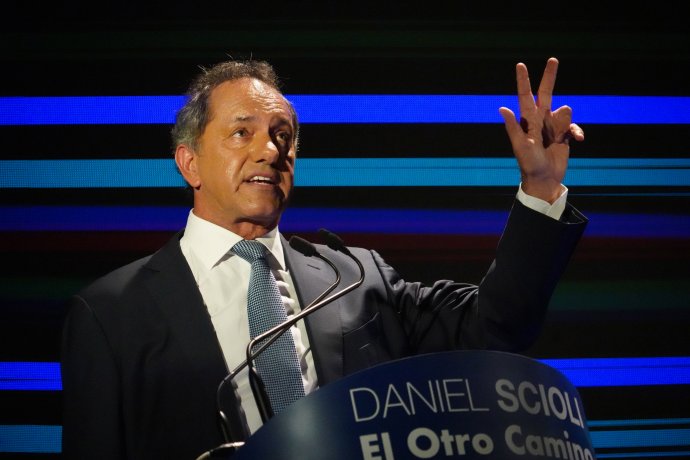Daniel Scioli se lanzó otra vez a la carrera presidencial