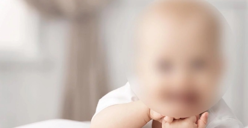 Quisieron vender en internet a un bebé por 500 dólares y ofrecían «gratis» a su hermana de cuatro años
