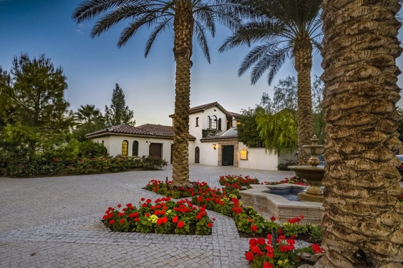 Sylvester Stallone puso su impresionante mansión de La Quinta, California, por $ 3.35 millones