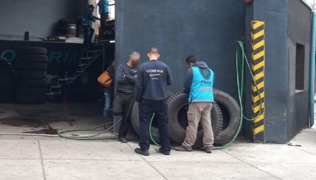 La Policía de la Ciudad incautó autopartes ilegales en una gomería de Flores