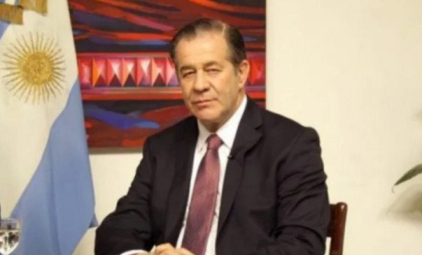 El funcionario radical Manuel Sussini obligaba a sus secretarias a masturbarlo, segun él, por indicación de la Preparaga