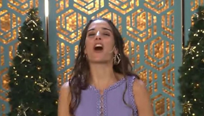 Juana Viale arrancó el último programa de Mirtha con el pie izquierdo