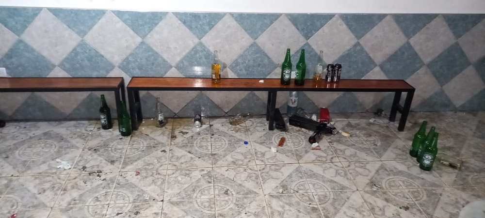 Desbaratan fiesta clandestina en La Carbonilla: once detenidos entre la dueña, asistentes y los músicos