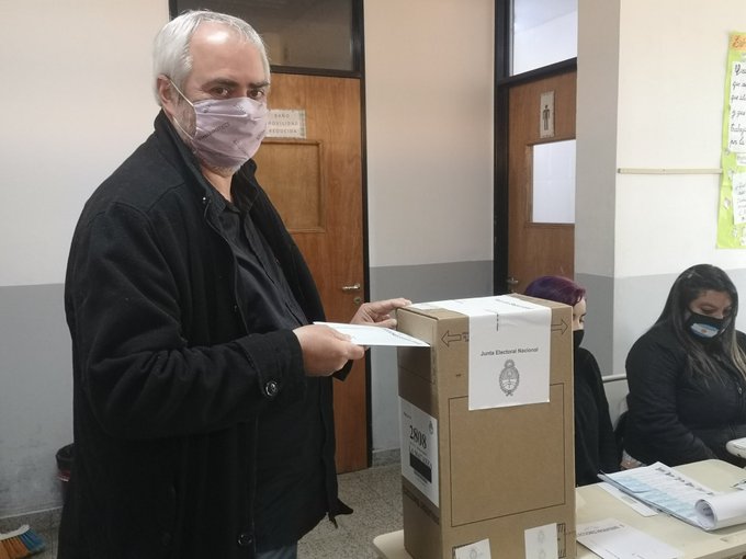 Alejandro Bodart (MST) votó en La Matanza