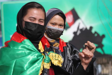 Juezas ocultas y aterradas por los talibanes