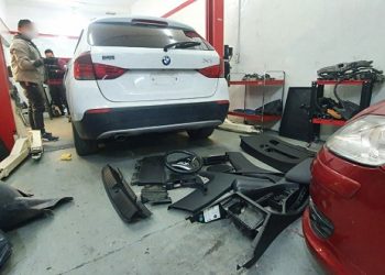 Cayó el desguazador de Paternal: Policía de la Ciudad halló lujoso auto alemán robado en Lomas de Zamora