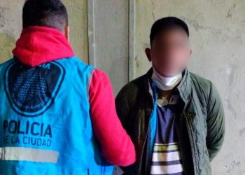Tres detenidos en Nueva Pompeya con arma de fuego y dosis de cocaína