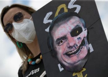 Bolsonaro acusado de crímenes contra la humanidad