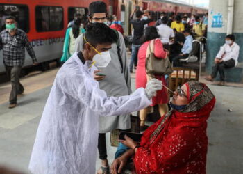 «Omicron» se extiende en el mundo