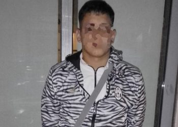 Retiro: rompió el vidrio de un auto que estaba en un semáforo para robar un celular y fue detenido