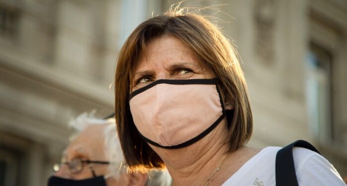 Patricia Bullrich calificó el ataque a Clarín como un “atentado terrorista” y señaló que “hubo un aviso en Twitter”