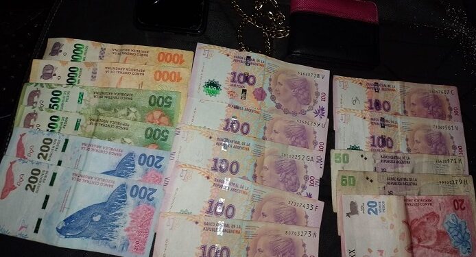 Tres detenidos por cometer un robo con arma de fuego en Nueva Pompeya