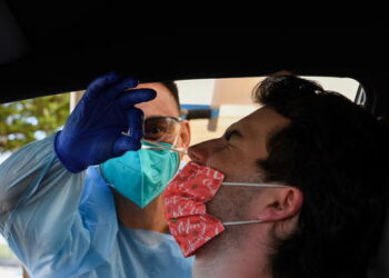 Omicron, mayor amenaza desde inicio de la pandemia