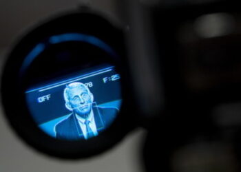 Anthony Fauci: «Omicron finalmente alcanzará a todos»