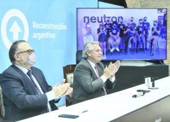 «Esto es soberanía», dijo el presidente luego del lanzamiento del primer satélite miniatura argentino
