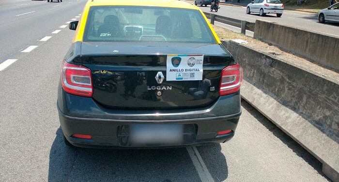 Por el Anillo Digital, dos hombres fueron detenidos al viajar en taxi con pedido de secuestro