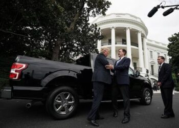 Ford fabrica más F-150 eléctricos