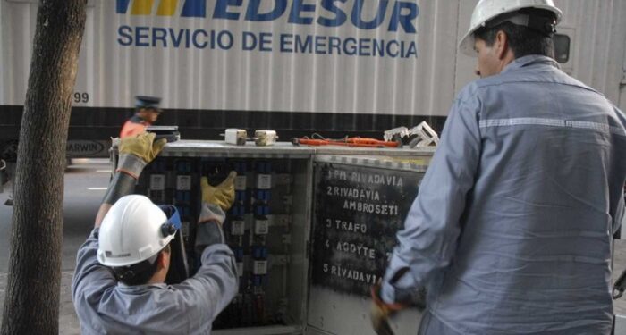 Edesur recibió una multa millonaria por los cortes de luz y la atención de los reclamos
