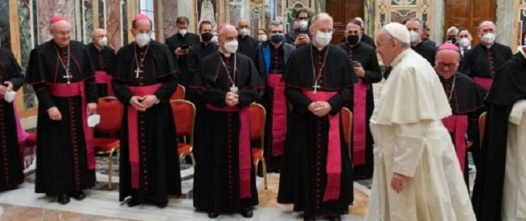 El Papa ratifica el compromiso de la Iglesia para dar justicia a las víctimas de abusos