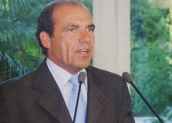 Al intendente de Coronel Suárez Ricardo Moccero le interesa encerrar a los perros callejeros más que a los delincuentes que roban o matan gente