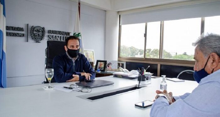 El intendente de Quines, Oscar Macías, se prepara para el Festival Nacional del Mate y los Artesanos de la Madera