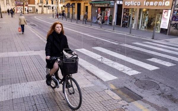 España: Primer día sin mascarillas y prudencia en la calle