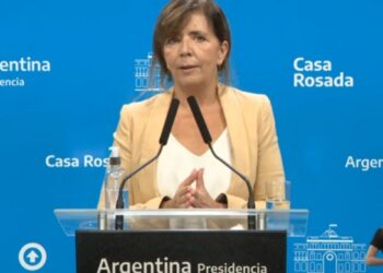 Cerruti admitió que Cristina no le respondió a Alberto por los ataques a su despacho