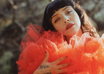 Mon Laferte se presentará en la premiere de los Premios Grammy 2022