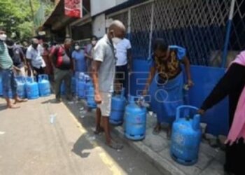 Sri Lanka decreta toque de queda en medio de las protestas por la crisis económica