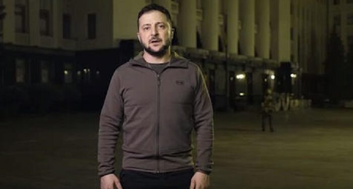 Volodimir Zelensky: «Resistimos 50 días, Moscú nos daba 5»
