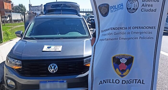 Un detenido con un auto mellizo en Liniers detectado por el Anillo Digital