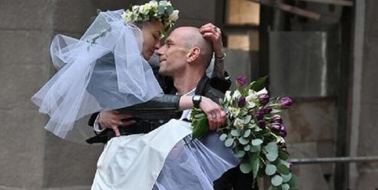 El amor bajo las bombas con 22 mil bodas en guerra