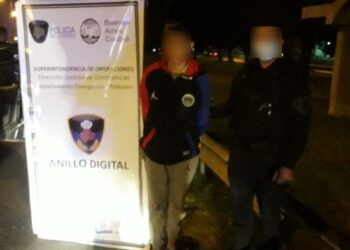 Por el Anillo Digital, dos menores detenidos en la General Paz a bordo de una moto robada en Devoto