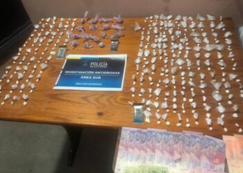 Cayó en Zavaleta la «Banda de la Loca Lili»: 4 detenidos y secuestro de armas, equipo de video y droga