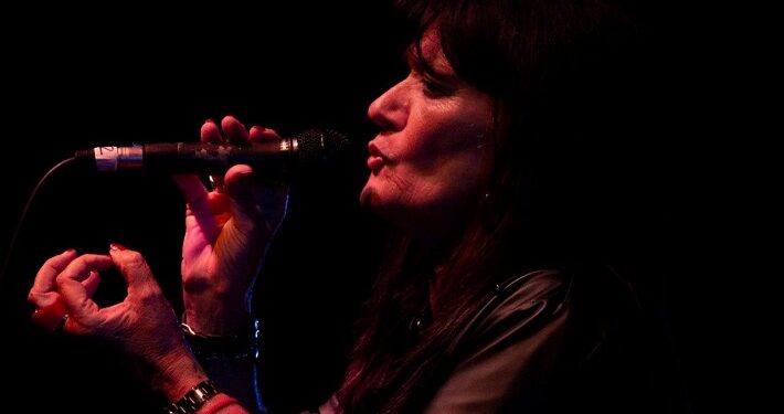 Lucrecia Merico que presenta «En amor ando»