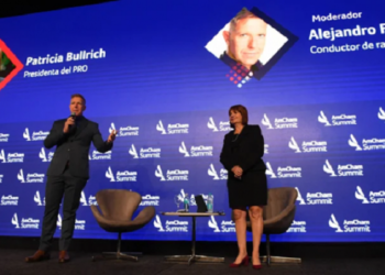 Patricia Bullrich aprobaría la dolarización en la Argentina