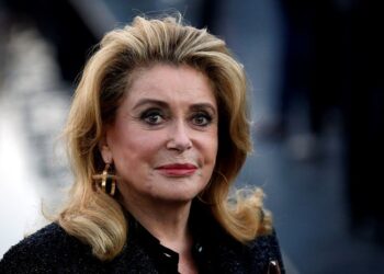 La actriz francesa Catherine Deneuve recibirá el «León de Oro» a la Trayectoria en la 79a edición del Festival Internacional de Cine de Venecia