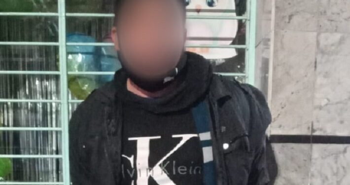 Cayó un ladrón de espejos de motocicletas en Flores
