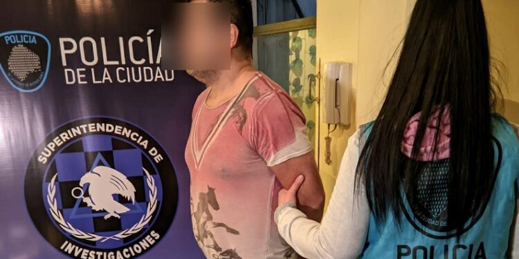 Cayó «Dany», un estafador serial que compraba por redes sociales y pagaba con dólares falsos