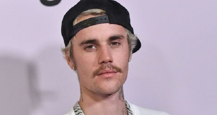 Justin Bieber sufre parálisis en mitad del rostro