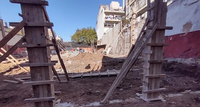 Tapiaron acceso a una obra luego de que violaran una clausura y continuarán con trabajos de construcción