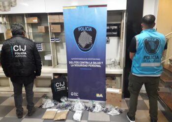 Clausuran laboratorios de una farmacia de Balvanera por  productos sin recetas ni fechas de vencimiento