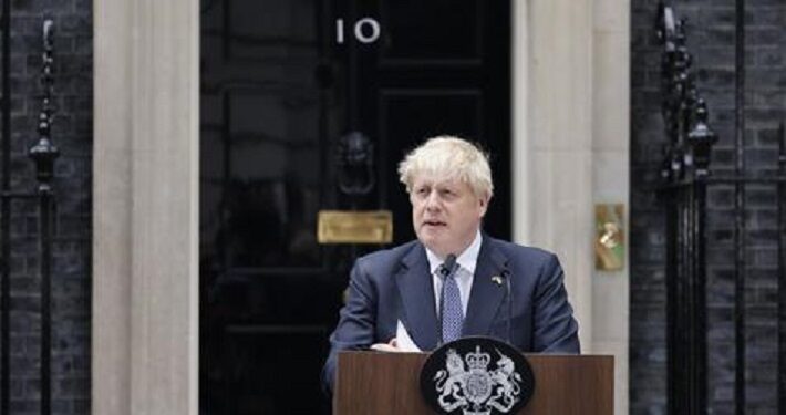 Los escándalos acaban con la era Johnson