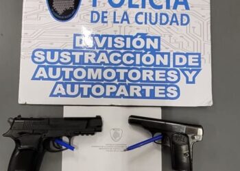 Capturan en La Boca a tres ladrones, uno menor de edad, que robaron un auto en Lanús