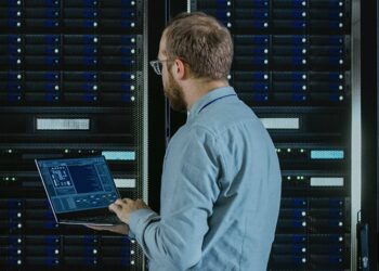 Cómo lidiar con la escasez de talento para centros de datos sin duplicar los costos