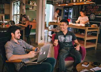 Gracias a los expatriados y los nómades digitales, una plataforma de seguros médicos internacionales registra picos de ventas y tráfico en su web