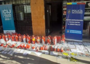 Cayeron los falsificadores de matafuegos