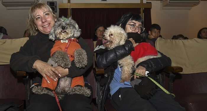 Realizaron en Escobar la primera función de cine para perros de Sudamérica